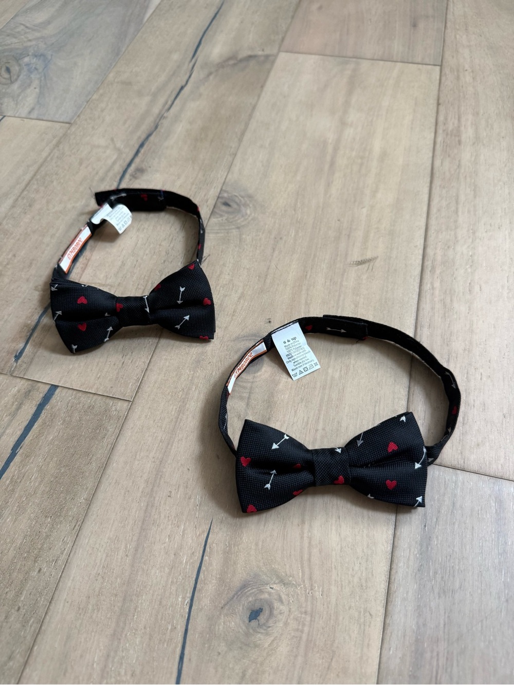 ⏰5 for $25 Gymboree Twin Kids 6+ Black Bow Tie with Red Heart & Arrow Pattern